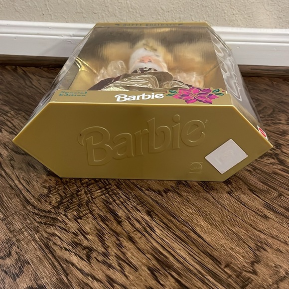 Special Edition 1996 Holiday Barbie, new in box - Picture 4 of 5